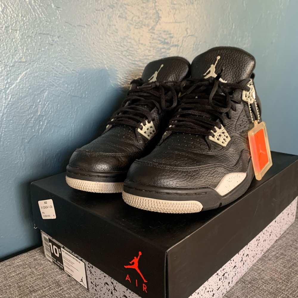 Jordan 4 Oreo sneaker
